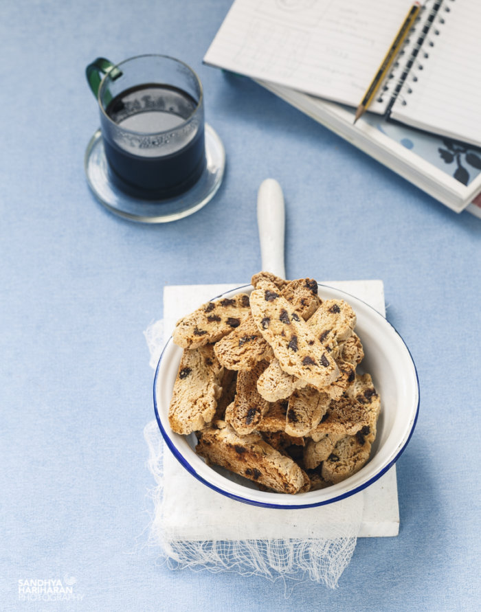 chocolate chips almond biscotti recipe image