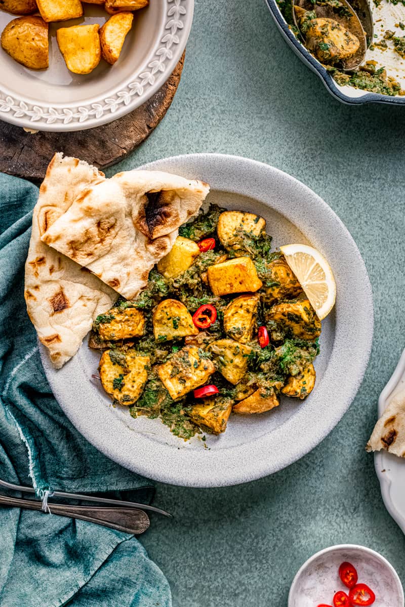 Aloo Palak Saag served with Naan