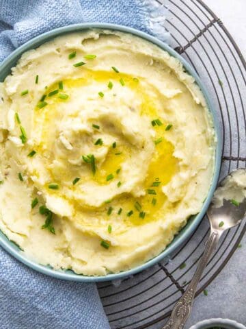 instant pot garlic mashed potatoes served in a bowl