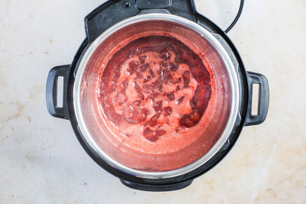 blended strawberry jam in instant pot.