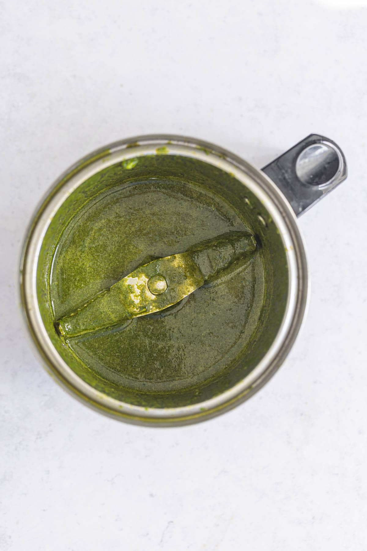mint chutney in a blender jar.