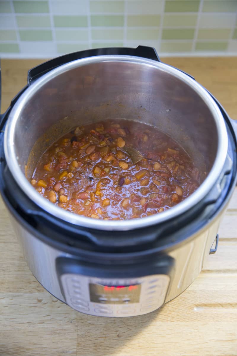 vegetarian bean soup in instant pot.