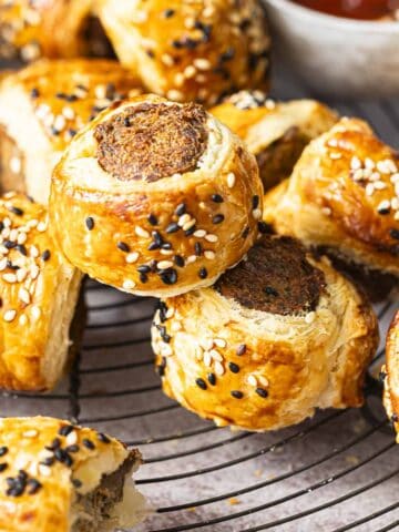 mini puff pastry sausage rolls