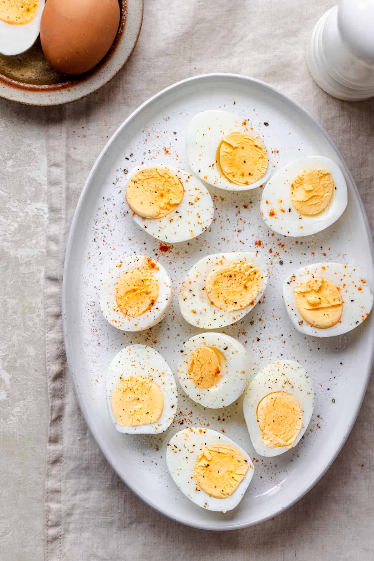 https://sandhyahariharan.co.uk/wp-content/uploads/2023/01/Air-fryer-Hard-boiled-eggs.jpg