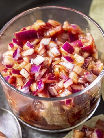 5 minutes red onion chutney served with poppadom.