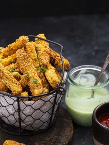 air fryer courgette fries served with sauces