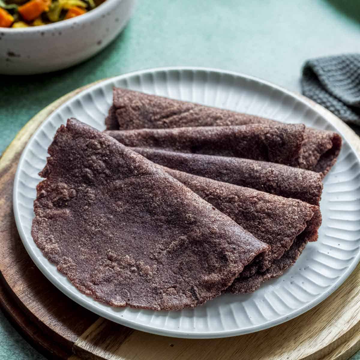 Ragi flour: रागी का आटा घर पर कैसे बनाएं? जानें सही तरीका और स्टोर करने के आसान टिप्स 7 ragi roti square new