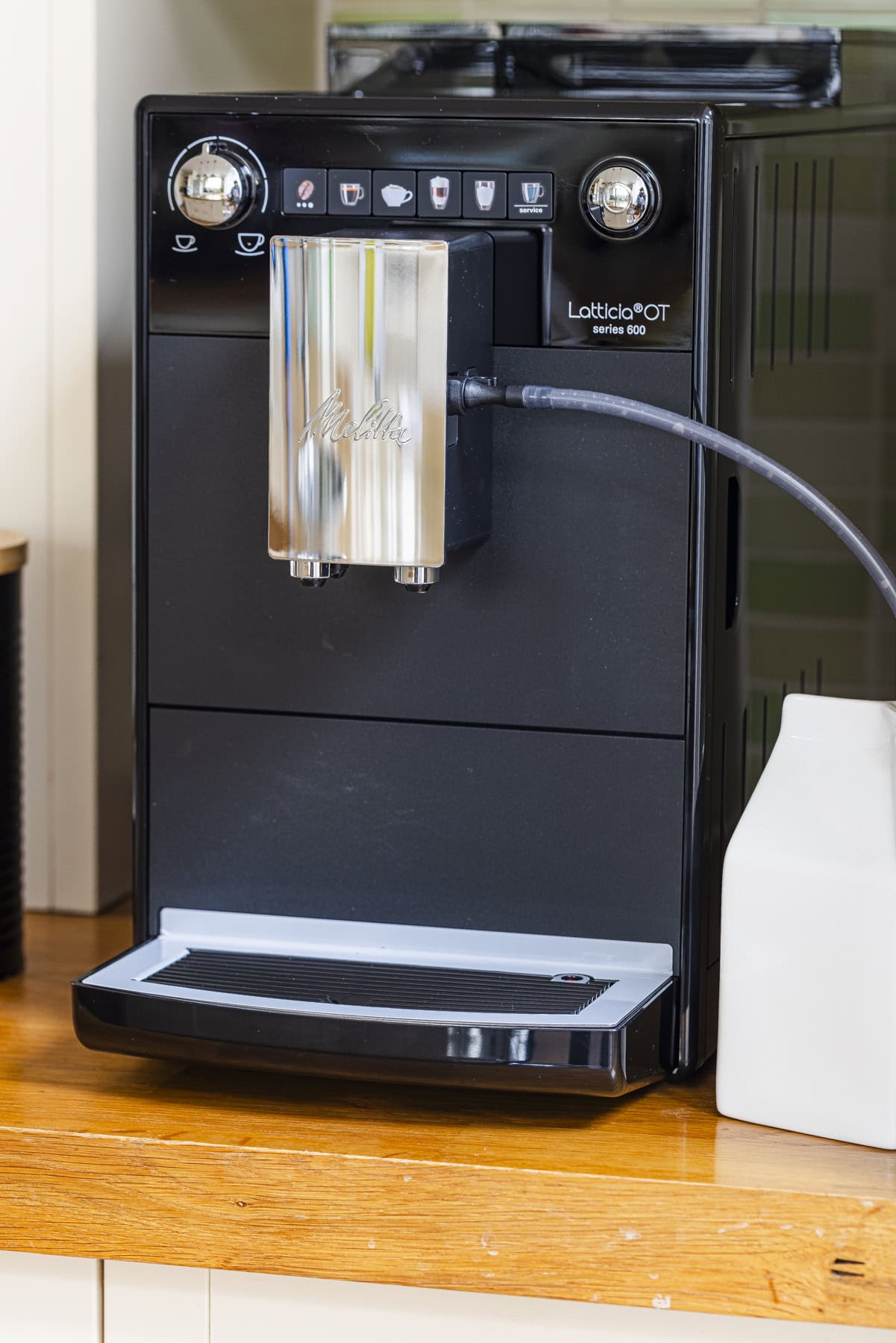 Melitta Latticia Black Bean to Cup Coffee Machine.